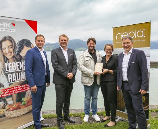 Cookina freut sich ueber die Auszeichnung mit den Neola Award.